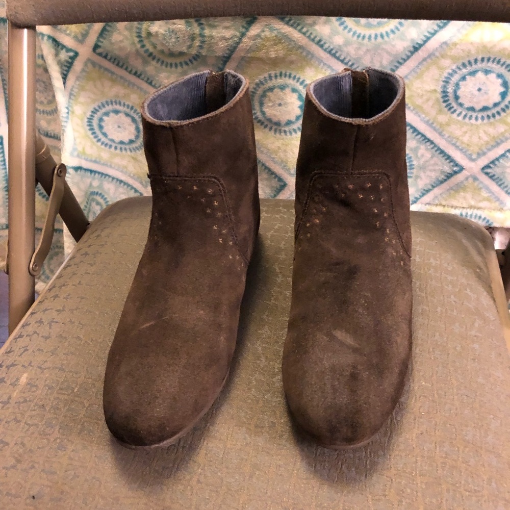 Ankle boots by Calvin Klein.
